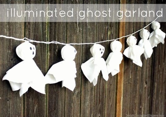 16 easy but awesome homemade halloween decorations ghosts.jpg