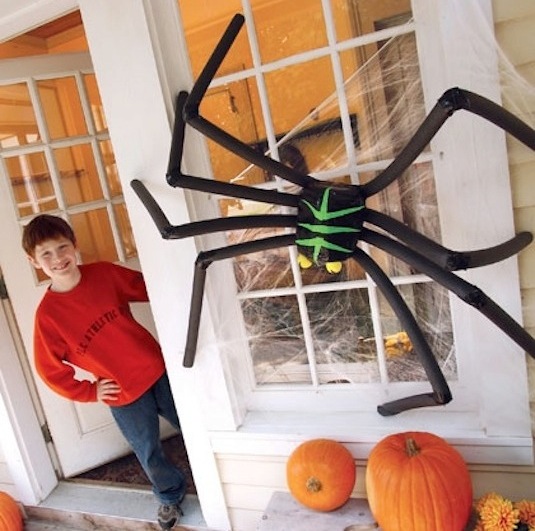 16 easy but awesome homemade halloween decorations11.jpg