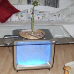 Old tv table.jpg
