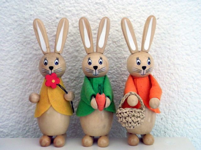 Spring toy rabbit hare textile easter 981033 pxhere.com_.jpg