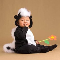 Easy halloween costumes skunk.jpg