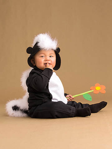 Easy halloween costumes skunk.jpg