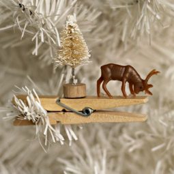 Reindeer clothespin ornaments.51 1024x682.jpg