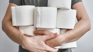 People are stocking up toilet paper for home quarantine from crownavirus