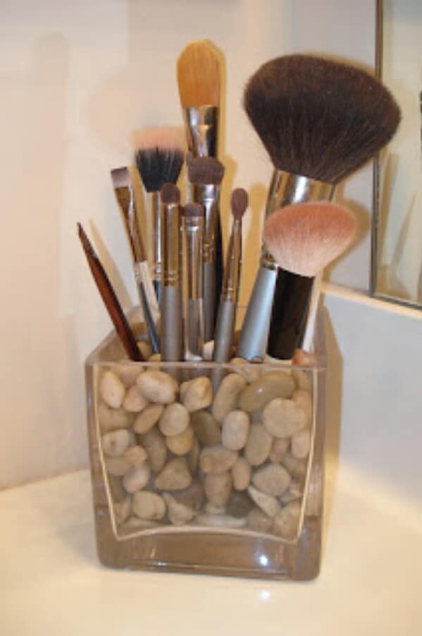 33 makeup brush.jpg