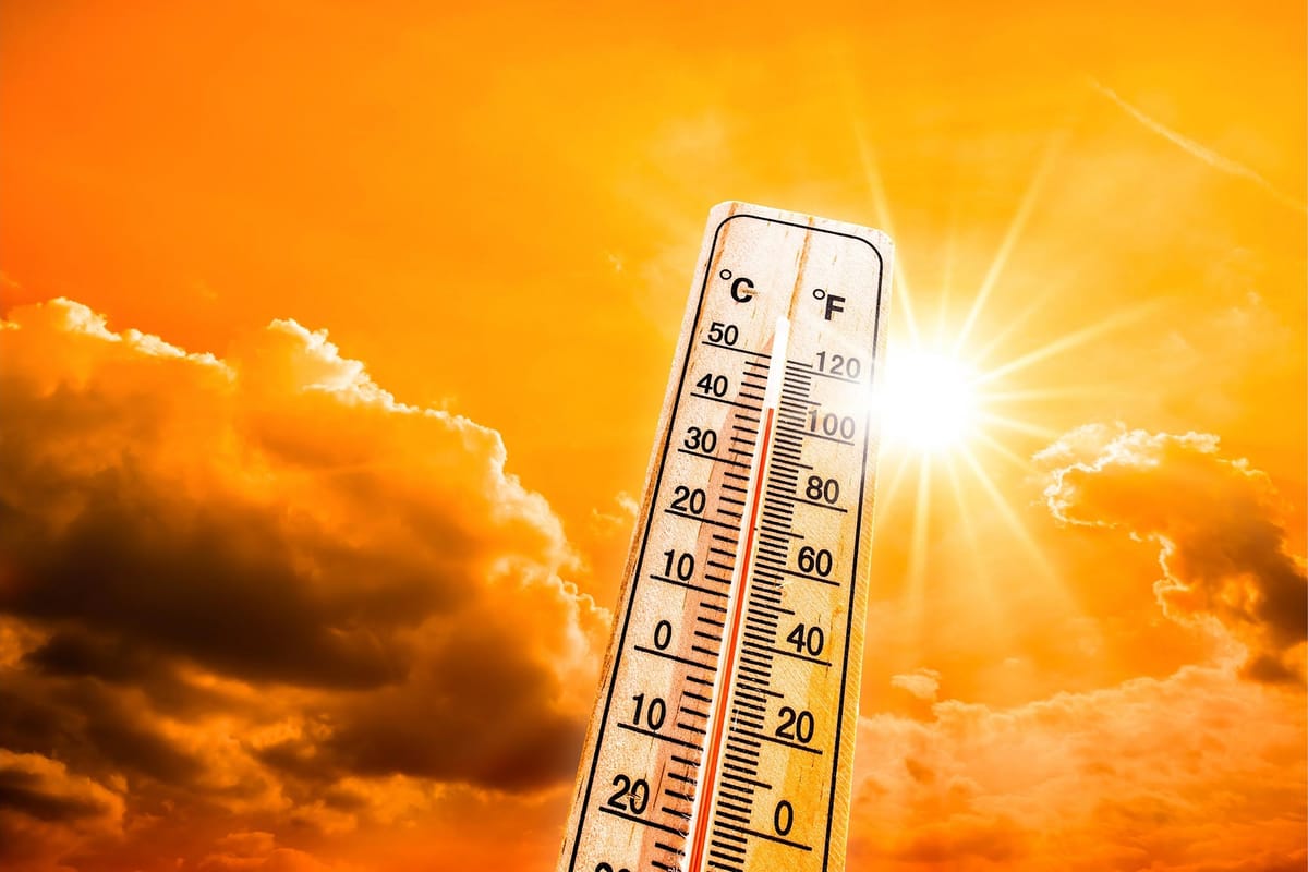 Zimmer kühlen ohne Klimaanlage: geniale Low-Cost Tipps