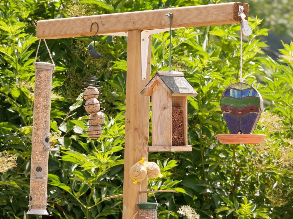 Hübsche und einfache Vogelfutterhäuschen zum Selbermachen :)