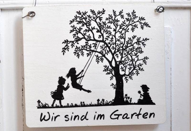 „Bin im Garten“ schilder als nette Dekoration :)