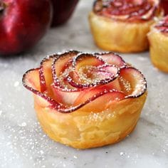 Süße Apfel-Blätterteig-Rosen Rezept :)