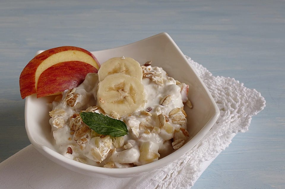 Gesundes Essen: Bananen-Apfel-Müsli mit Weizenkeimen :)