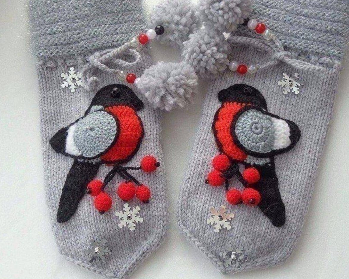 Winterliche gestrickte Handschuhe