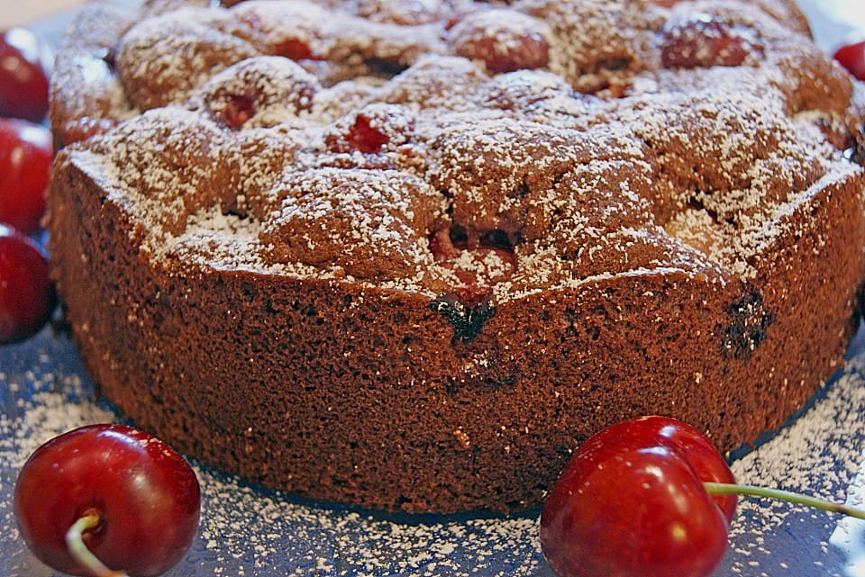 Sauerkirsch-Schokoladen-Haferflocken-Kuchen