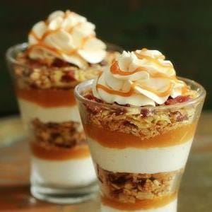 Rezept: Leckeres Karamell-Dessert mit Apfel