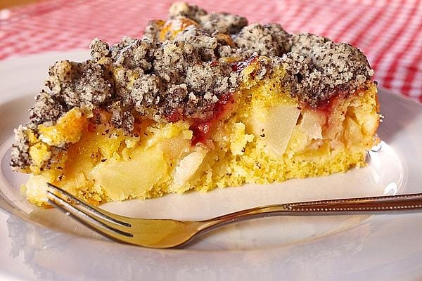 Apfel-Birnen-Kuchen (mit Mohnstreusel)