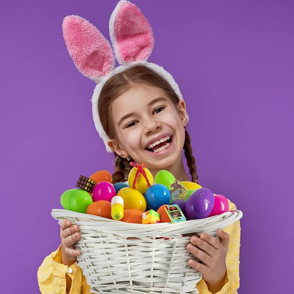 Suchen Sie Ostereier mit Spielzeug als Geschenk für Kinder? Wir haben einige Tipps für Sie