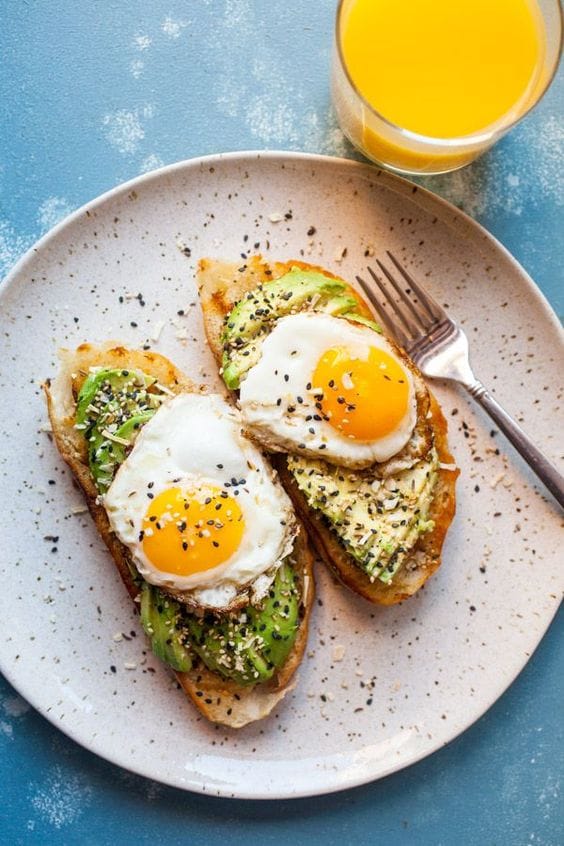 Verschiedene leckere Frühstück-Ideen mit Avocado :)