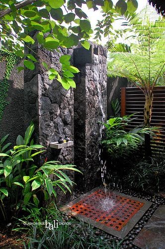 Gartendusche – stilvolle inspirierende Designideen