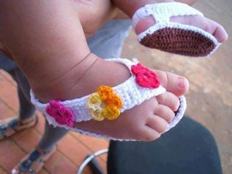 Nette gehäkelte Mini-Flip-Flops