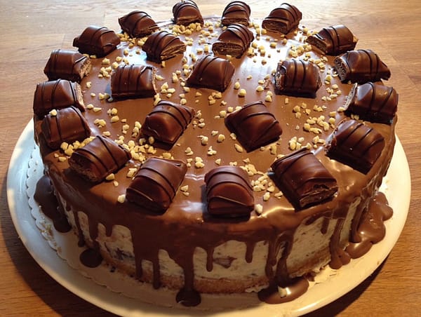 Hmm, leckeres Rezept für eine Kinder Bueno Torte :P