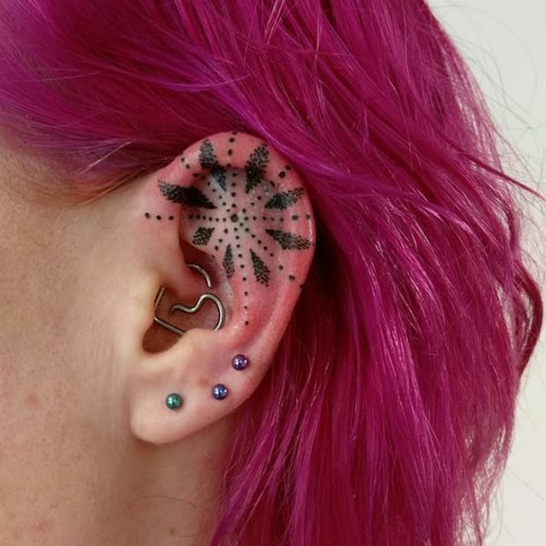 Dieser Trend ist nicht für schwache Nerven: Ohr Tattoos