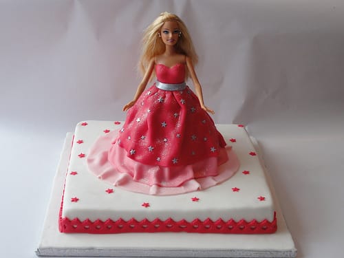 Eine Barbie-Torte für das Geburtstagskind