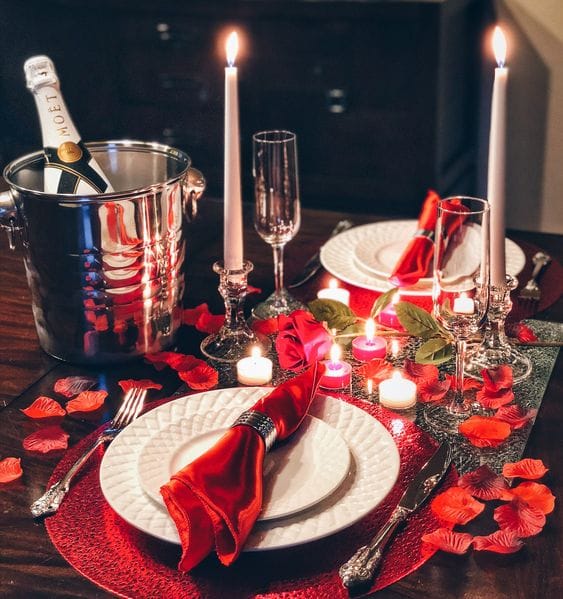 Romantisches Dinner-Tisch Setting: 10 nette Inspirationen :)